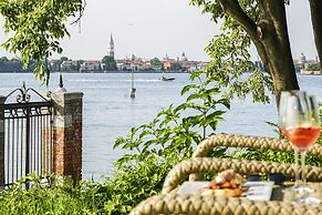 San Clemente Palace, Venice
