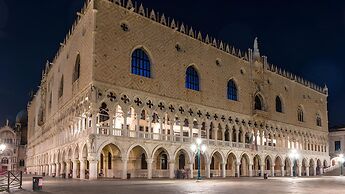 San Clemente Palace, Venice