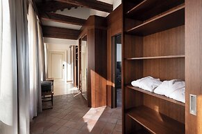 San Clemente Palace, Venice