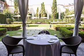 Grand Visconti Palace