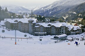 First Tracks Lodge, by Lodging Ovations