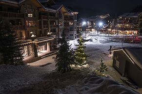 First Tracks Lodge, by Lodging Ovations