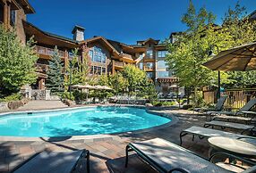 First Tracks Lodge, by Lodging Ovations