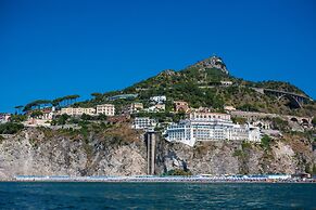 Lloyd's Baia Hotel