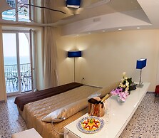 Lloyd's Baia Hotel