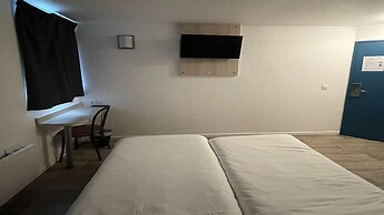 Kyriad Direct Dreux