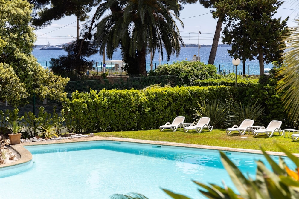 Radisson Hotel Cannes Seaside