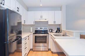 Sandman Signature Surrey-Guildford Suites