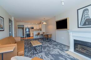 Sandman Signature Surrey-Guildford Suites