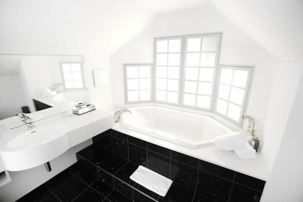 HOTEL ENGEL LIESTAL - Business & Lifestyle