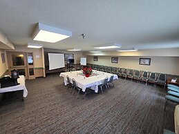 Super 8 by Wyndham Swan River MB