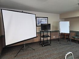 Super 8 by Wyndham Swan River MB