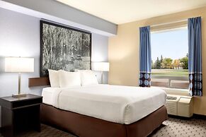 Super 8 by Wyndham Swan River MB