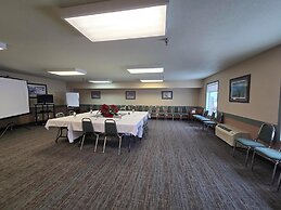 Super 8 by Wyndham Swan River MB