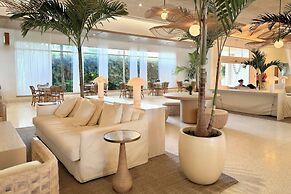 Courtyard by Marriott Isla Verde Beach Resort