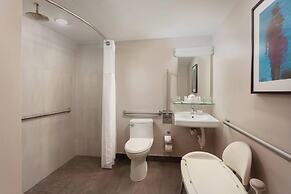 Courtyard by Marriott Isla Verde Beach Resort