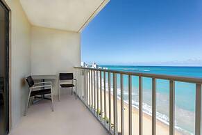 Courtyard by Marriott Isla Verde Beach Resort
