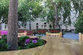 Grand Kadri Hotel