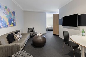 Oaks Perth Hotel