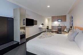 Oaks Perth Hotel