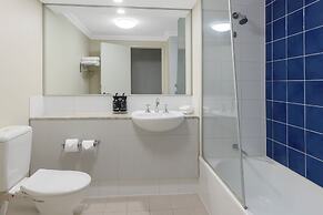 Oaks Perth Hotel