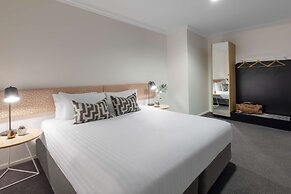 Oaks Perth Hotel