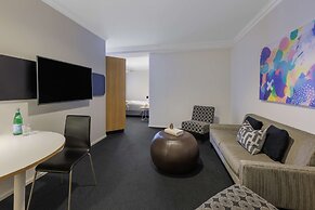 Oaks Perth Hotel