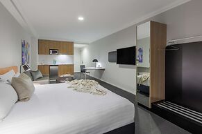 Oaks Perth Hotel