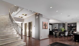 Holiday Suites
