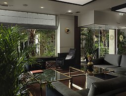 Holiday Suites