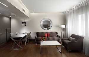 Holiday Suites