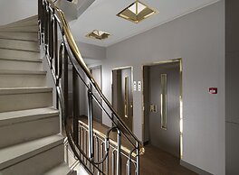 Holiday Suites