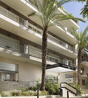 Holiday Suites