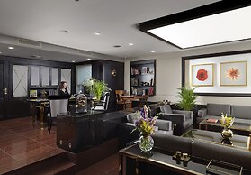 Holiday Suites