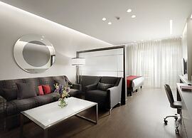 Holiday Suites
