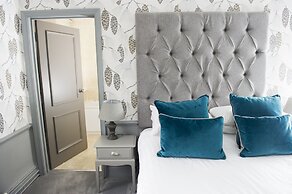 Crown Hotel