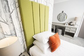 Crown Hotel