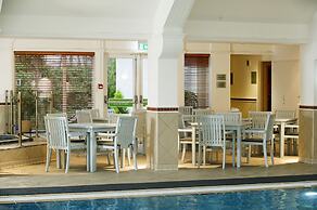 Crown Hotel