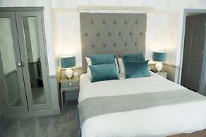 Crown Hotel