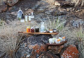 The Outpost & Pel's Post