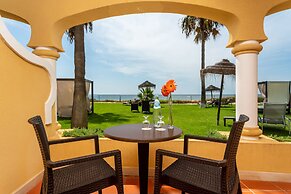 AP Oriental Beach