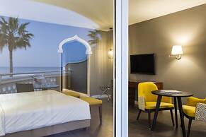AP Oriental Beach