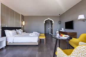 AP Oriental Beach