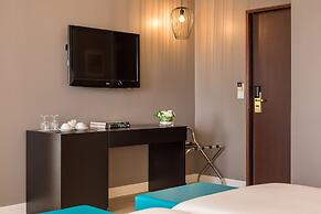 AP Oriental Beach
