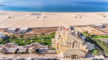 AP Oriental Beach