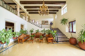 Mayaland Hotel & Bungalows