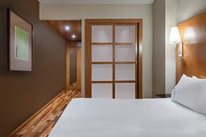 AC Hotel León San Antonio by Marriott