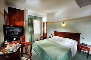 Russo Palace Hotel