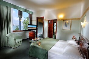 Russo Palace Hotel