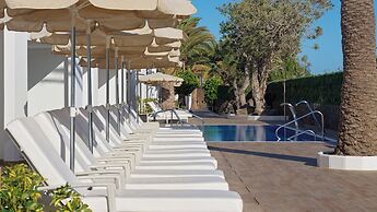 H10 White Suites